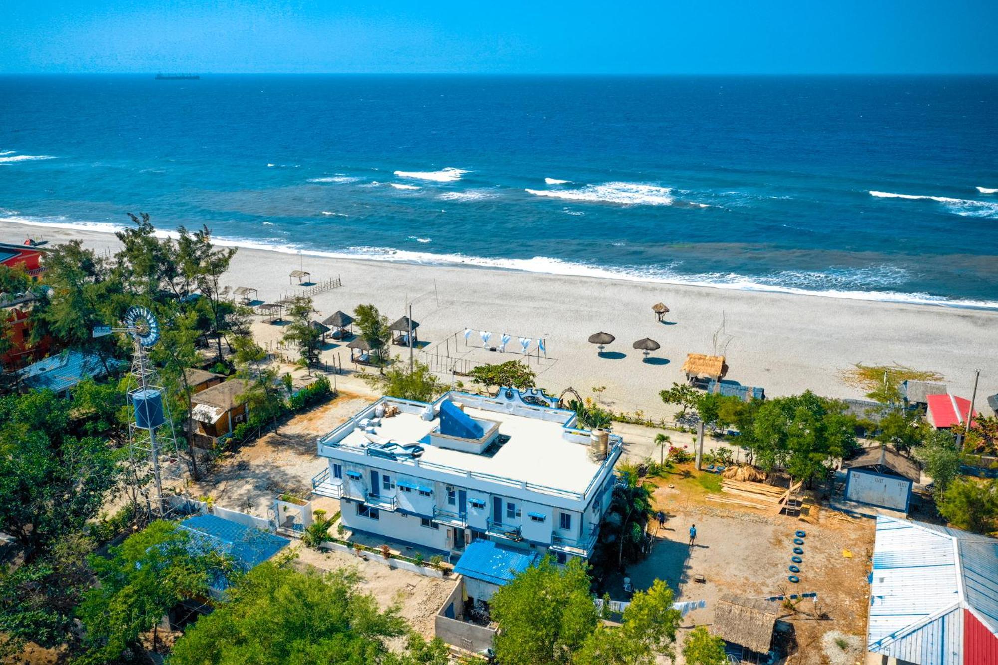 Club Monet Beachfront Resort By Cocotel Cabangan Ngoại thất bức ảnh