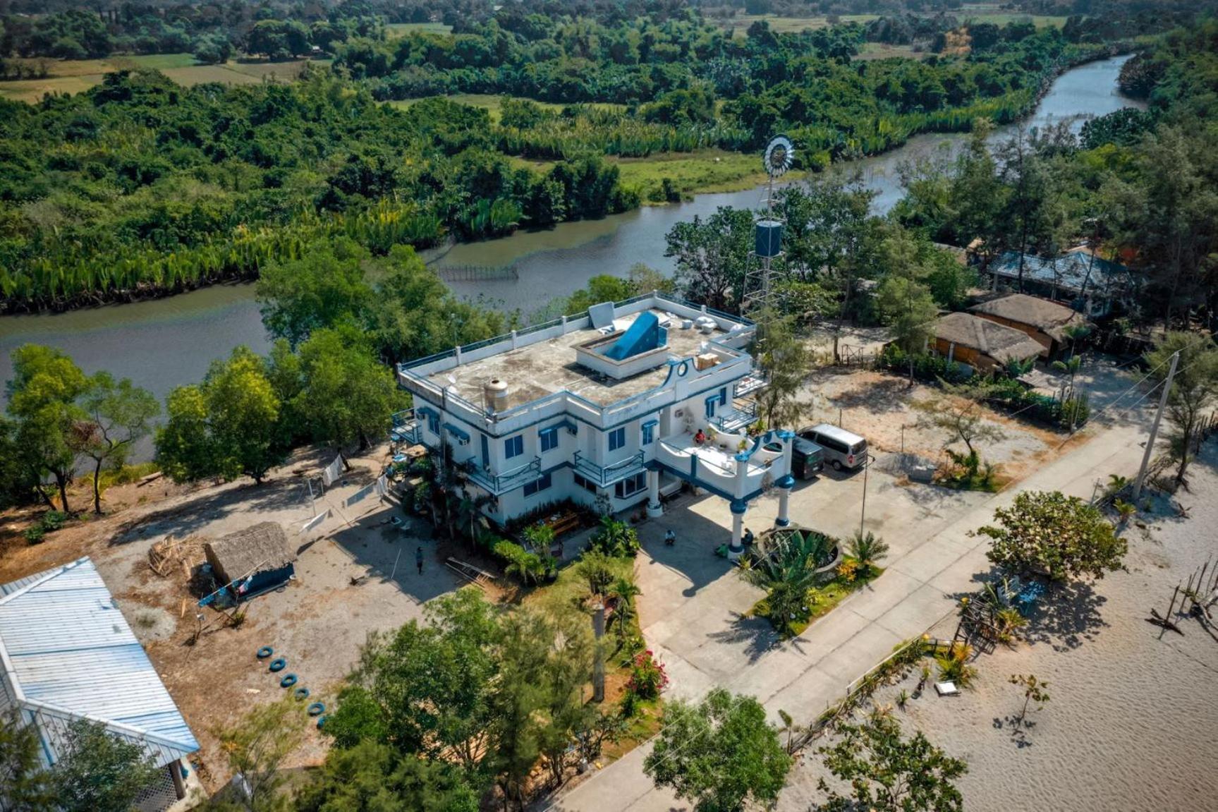 Club Monet Beachfront Resort By Cocotel Cabangan Ngoại thất bức ảnh