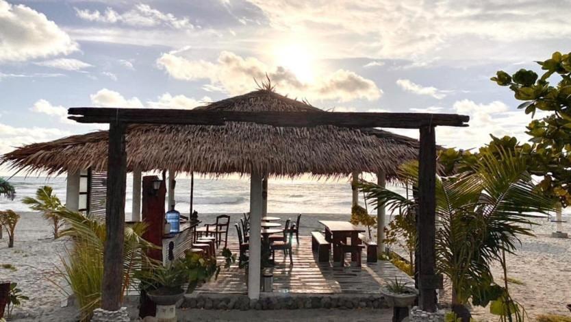 Club Monet Beachfront Resort By Cocotel Cabangan Ngoại thất bức ảnh