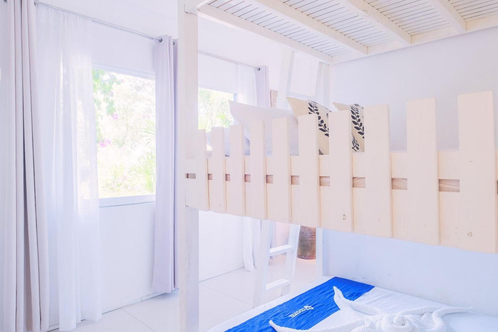 Club Monet Beachfront Resort By Cocotel Cabangan Phòng bức ảnh
