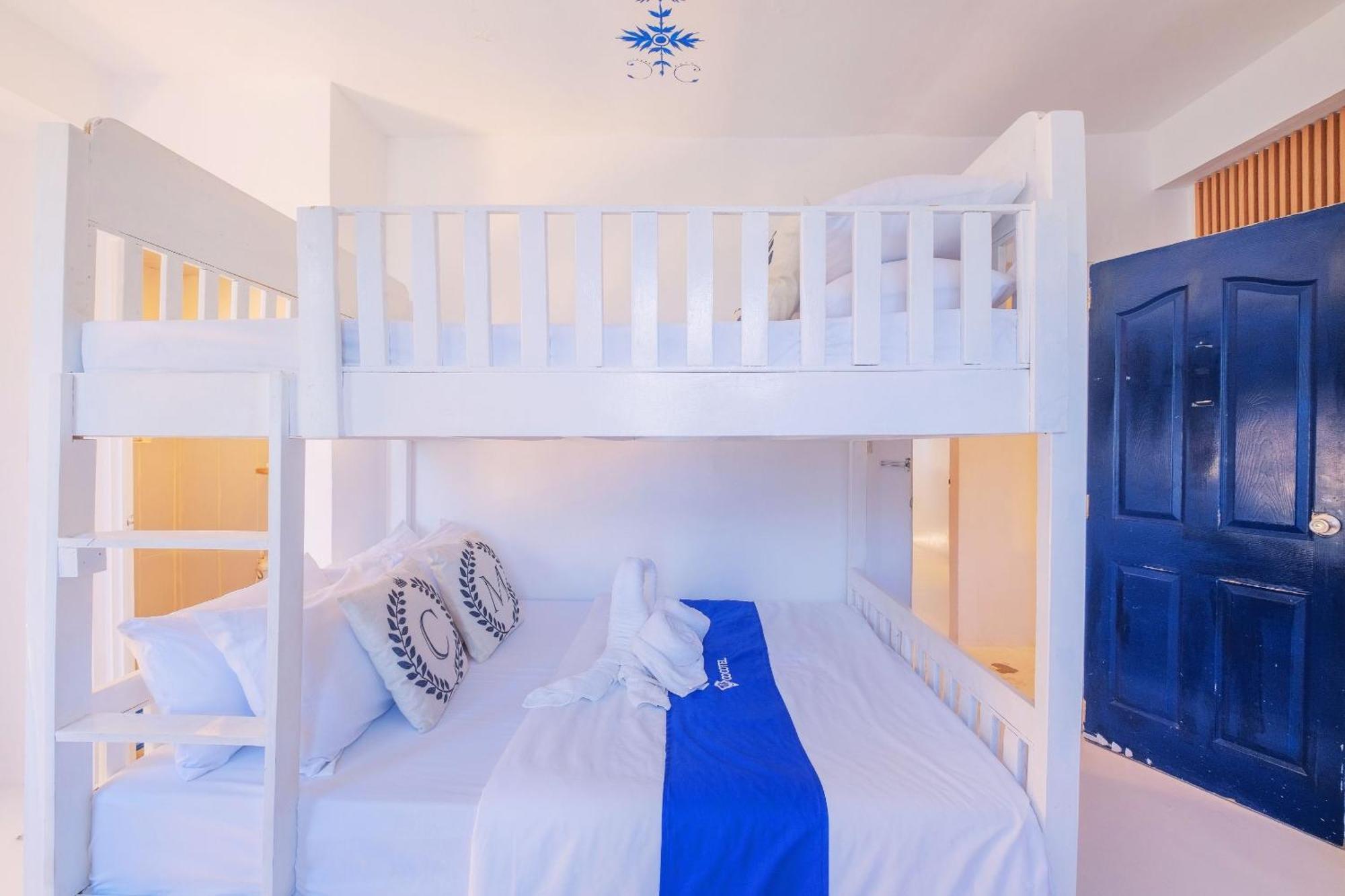Club Monet Beachfront Resort By Cocotel Cabangan Phòng bức ảnh