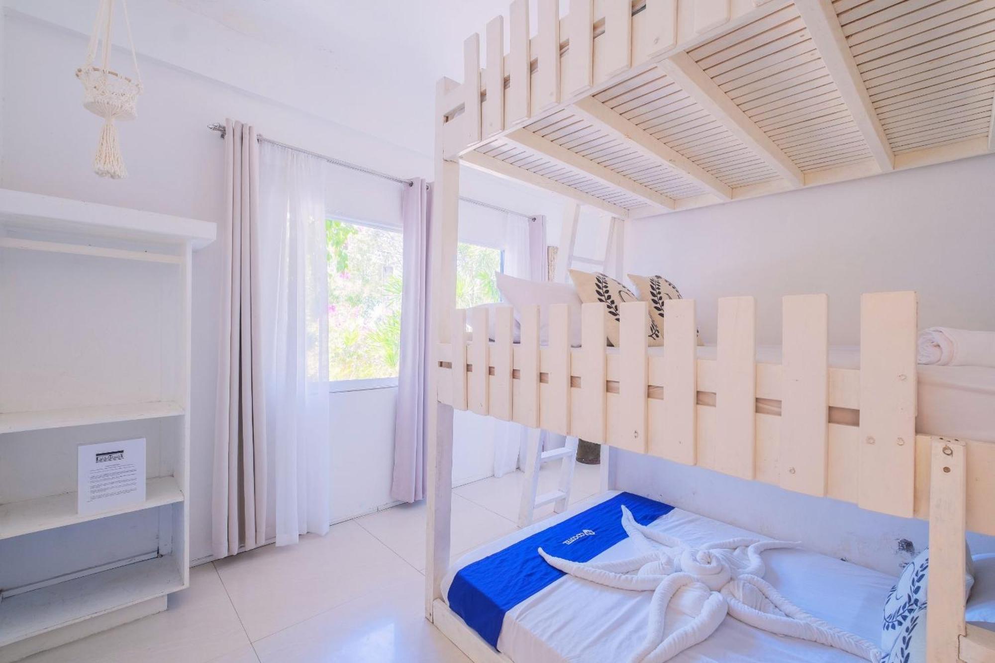 Club Monet Beachfront Resort By Cocotel Cabangan Phòng bức ảnh