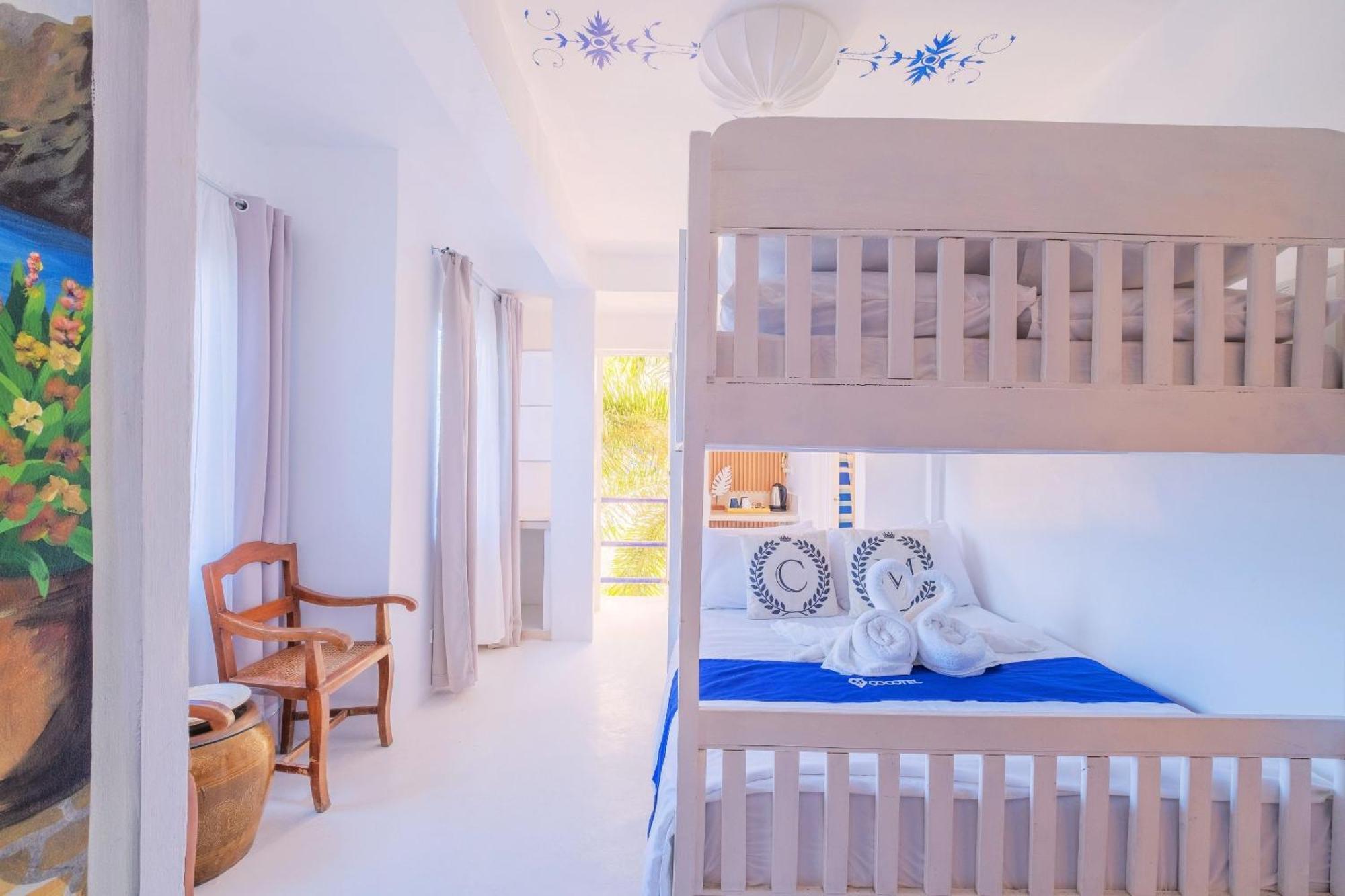 Club Monet Beachfront Resort By Cocotel Cabangan Phòng bức ảnh